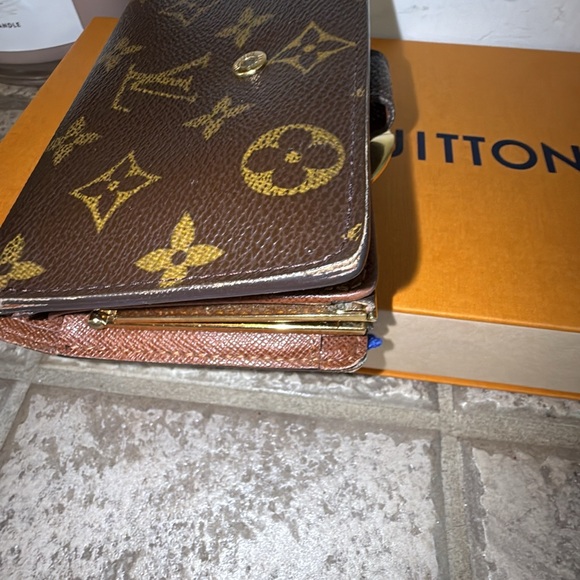 Louis Vuitton kiss lock Portefeuille Viennois canvas Monogram wallet - Picture 13 of 16